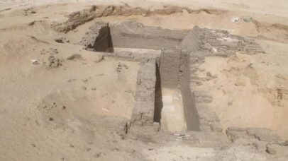 Túmulos de 5.000 anos reescrevem as origens da arquitetura das pirâmides do Egito