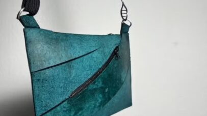 Leilão anuncia bolsa feita com “colágeno” de T. Rex