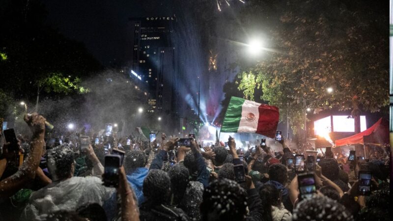 Foto de comemorações da Copa do Mundo em região que 3 torcedores mexicanos morreram