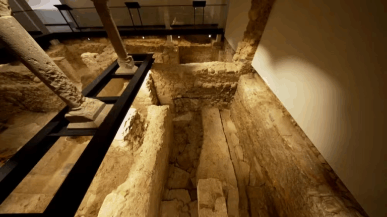 Reforma revela relíquia medieval escondida há 900 anos em Portugal
