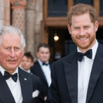 Após quatro anos, Rei Charles reencontra filhos de Harry em visita privada