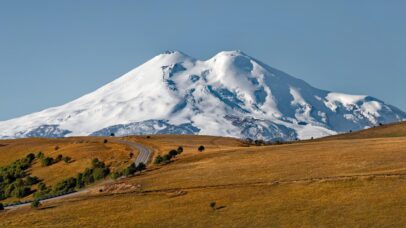 Cinco alpinistas são encontrados mortos na montanha mais alta da Rússia