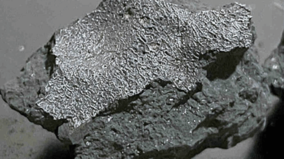 Meteorito que atingiu casa revela pistas sobre a química antes da vida na Terra
