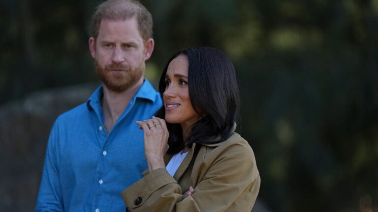 “Excluídos”, Harry e Meghan buscam reverter saída da realeza e planejam volta à Inglaterra