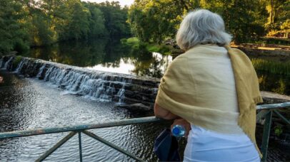Centenários na Itália: estudo revela o segredo das ‘zonas azuis’ para além da dieta
