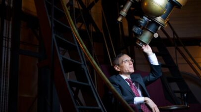 ‘Caçador de alienígenas’ de Trump aposta em origem humana para OVNIs