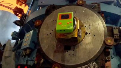 Homem registra imagens de Júpiter usando câmera de Game Boy