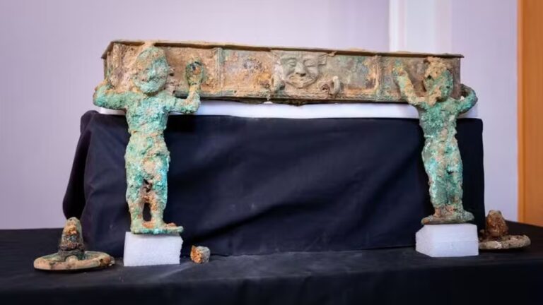 Carruagem de bronze da cultura Tartesso com 2.500 anos é descoberta na Espanha