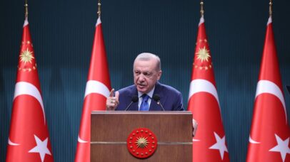 968 pessoas recebem ordens de prisão acusadas de envolvimento em tentativa de golpe na Turquia
