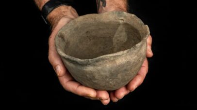 Vaso intacto de 400 anos revela história de missão espanhola na Flórida