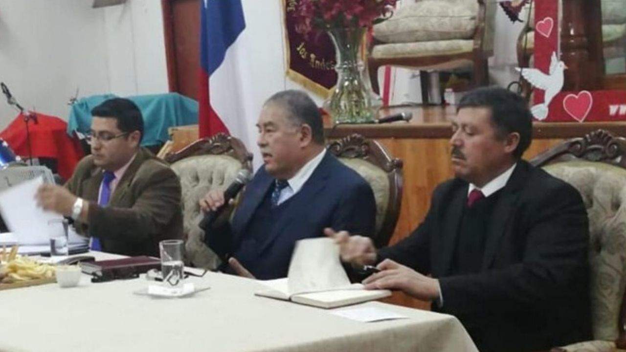 Coronavírus: Pastor evangélico chileno morre após pregar culto para 300 pessoas
