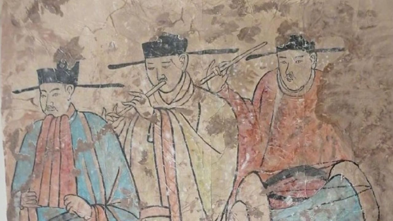 Tumba na Mongólia revela curiosos afrescos de mil anos