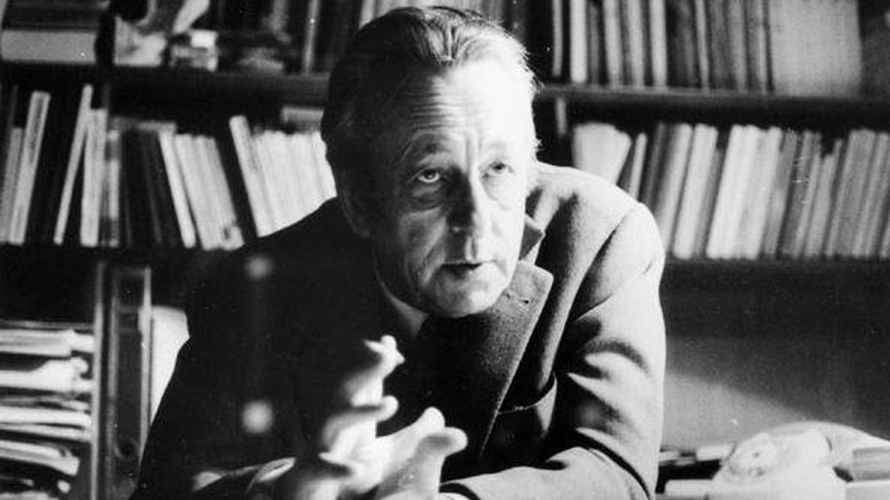 O surto psicótico de Louis Althusser, o filósofo marxista que estrangulou a própria esposa