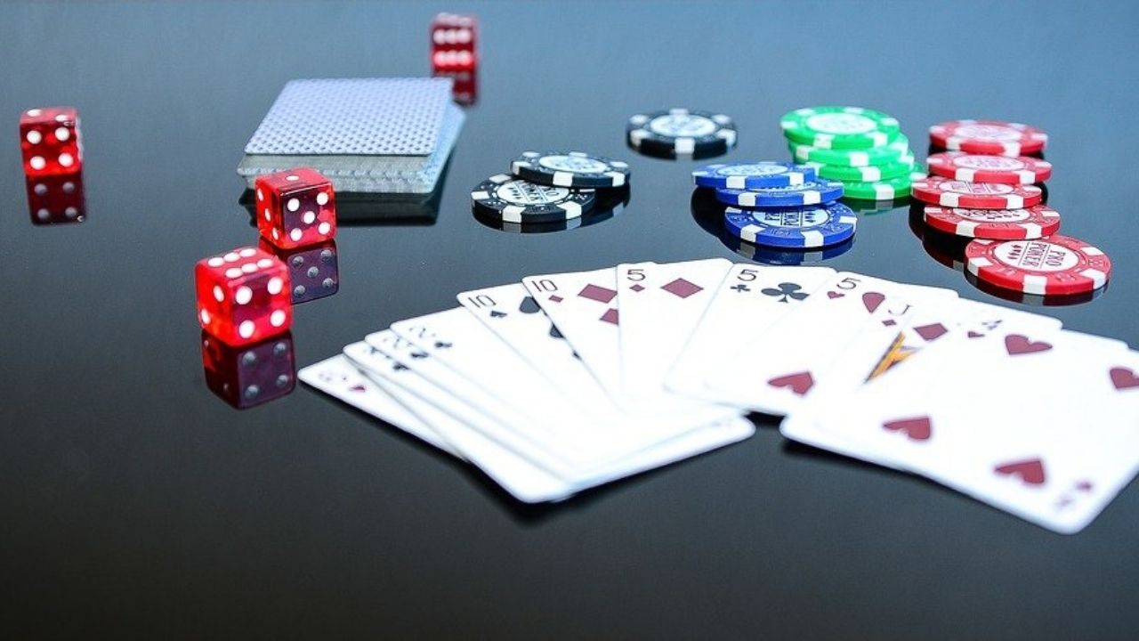 De mistérios a blefe: 5 jogos de cartas incríveis