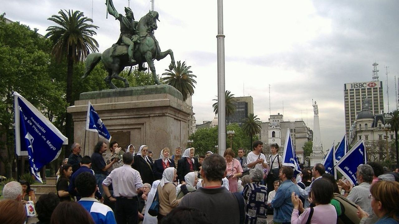 Obra argentina revela os prós e contras do povo se rebelar contra o poder