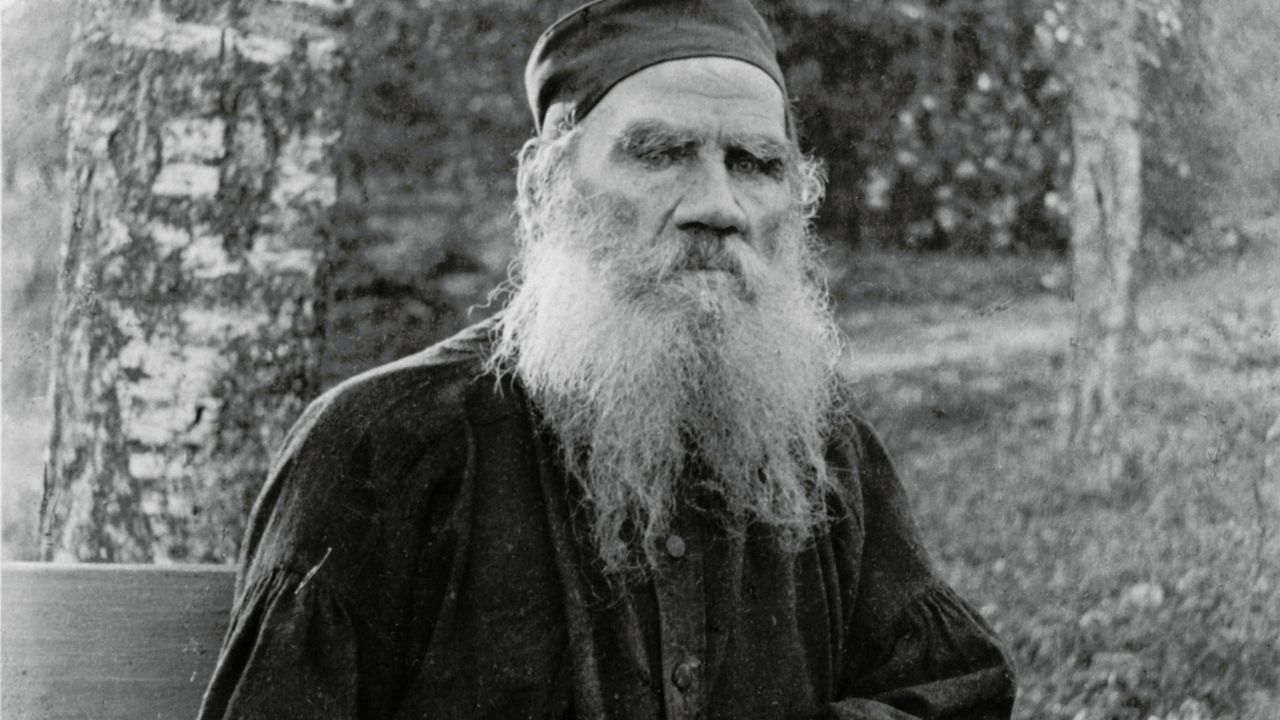 Há 193 anos, nascia o escritor russo Liev Tolstói