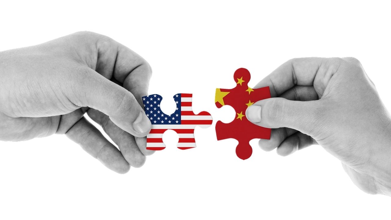 Obra analisa a emblemática disputa econômica e política entre os Estados Unidos e a China