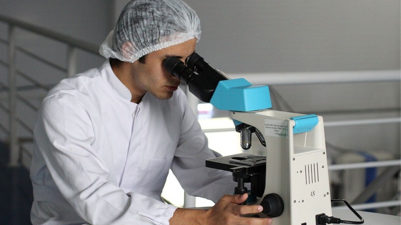 Pesquisa aponta que brasileiros são os que menos acreditam em cientistas