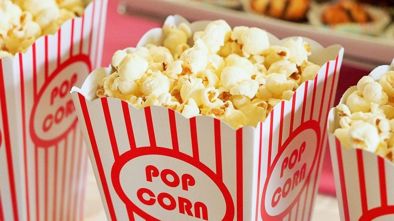 10 itens para transformar sua casa em uma verdadeira sala de cinema