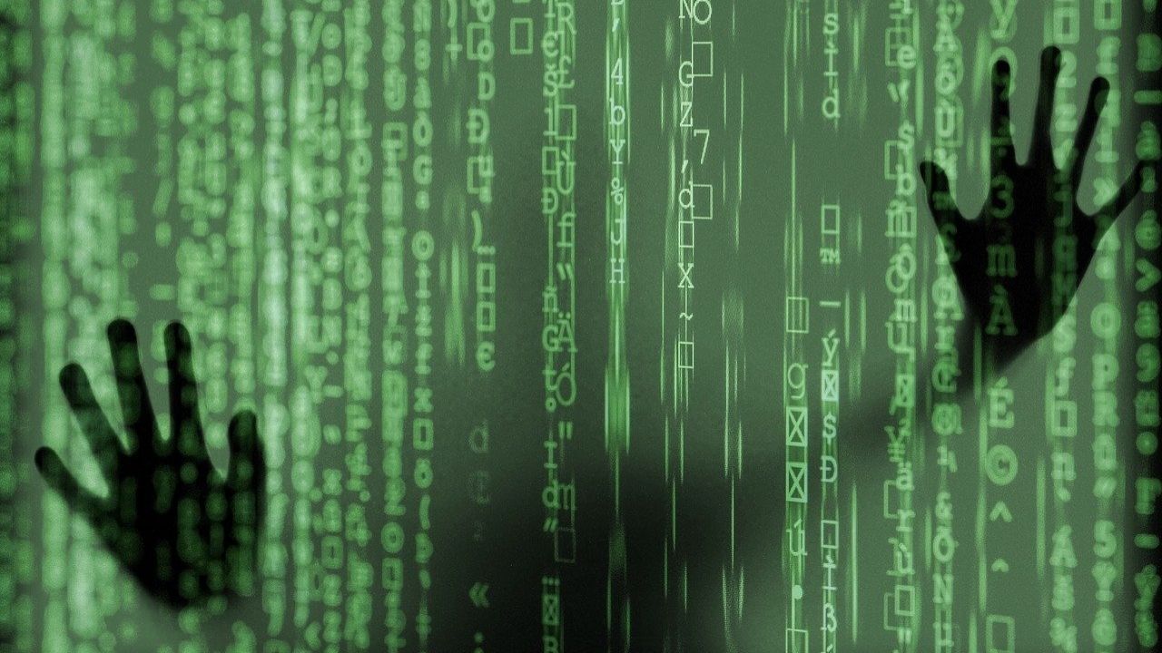 Thriller brasileiro apresenta rede de espionagem industrial e tráfico humano