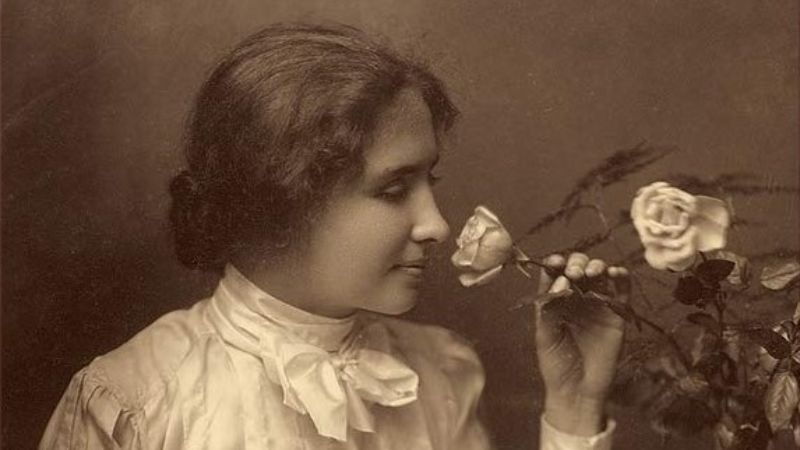 Helen Keller, a primeira pessoa surdocega a conquistar um bacharelado