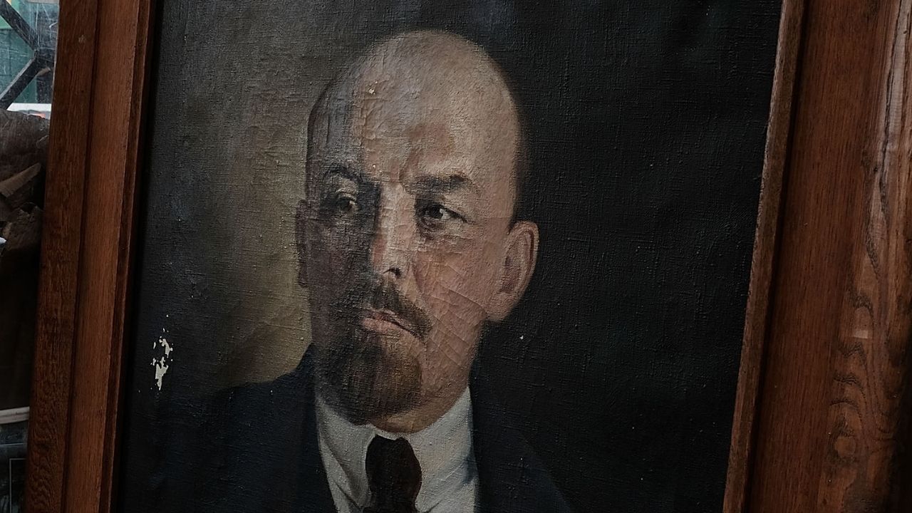 Revolução de 1917: obra apresenta a propaganda por trás da Guerra Civil Russa