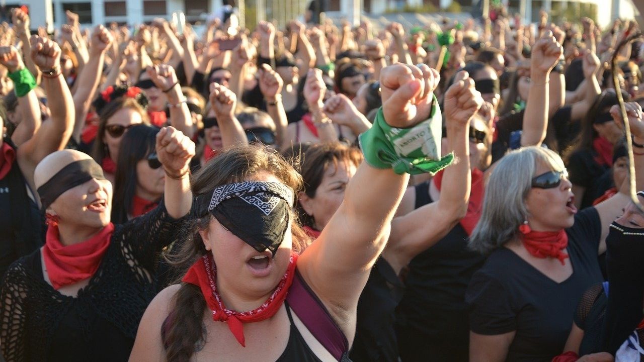 Obra de renomada escritora latino-americana discute patriarcado e misoginia