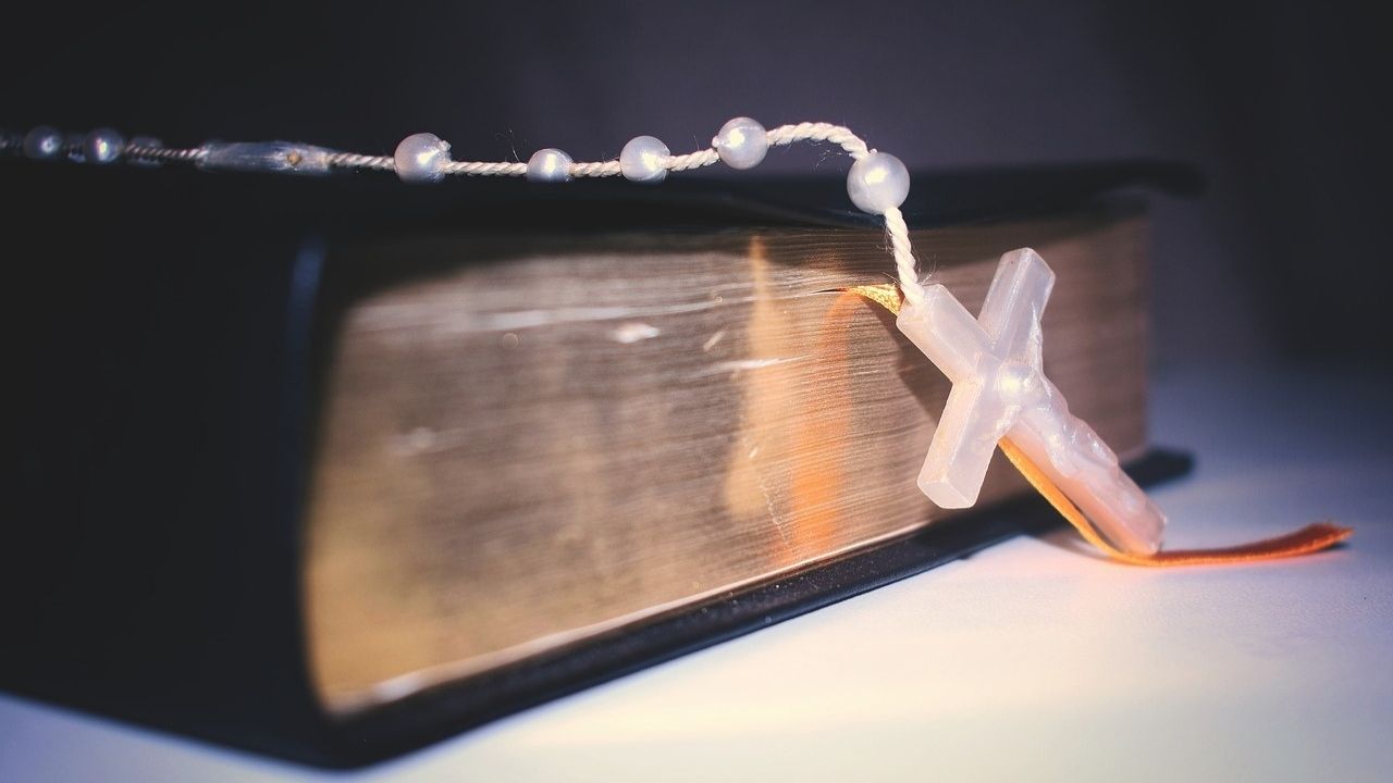 Ex-pastor da Igreja Universal relança obra sobre os insólitos bastidores da instituição