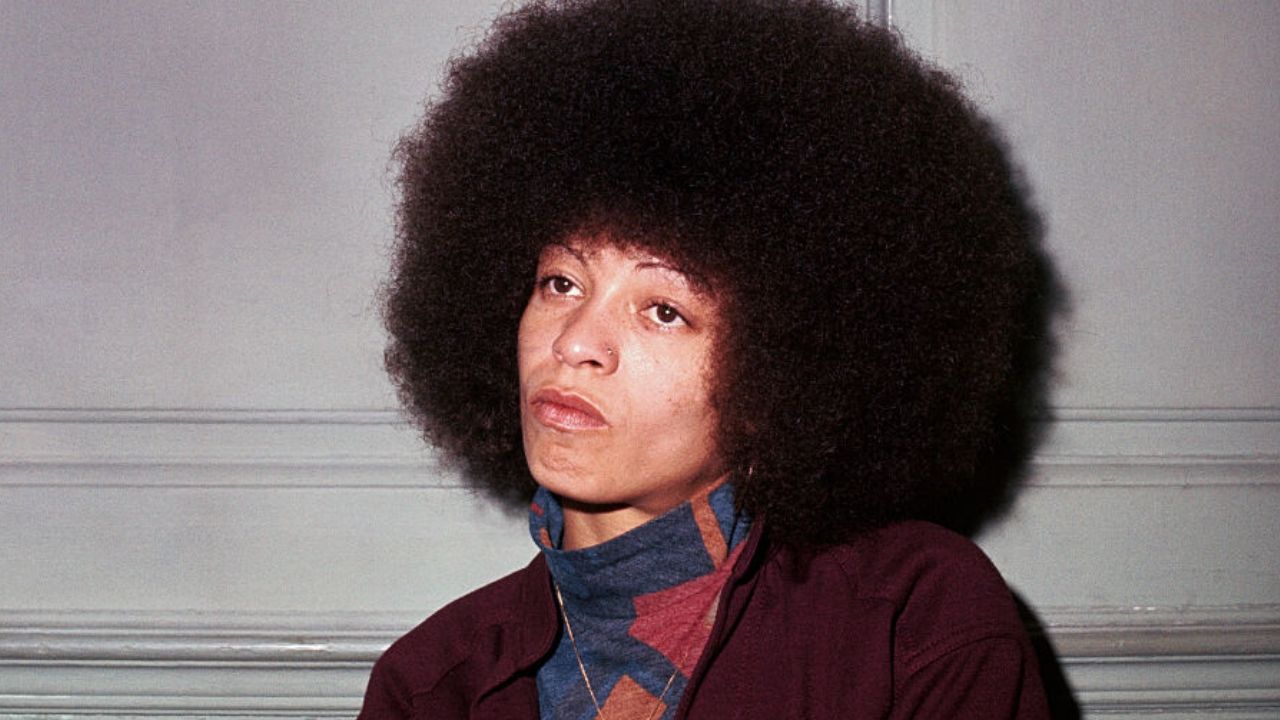 Abolicionista, anticapitalista e feminista: Há 77 anos, nascia a ativista Angela Davis