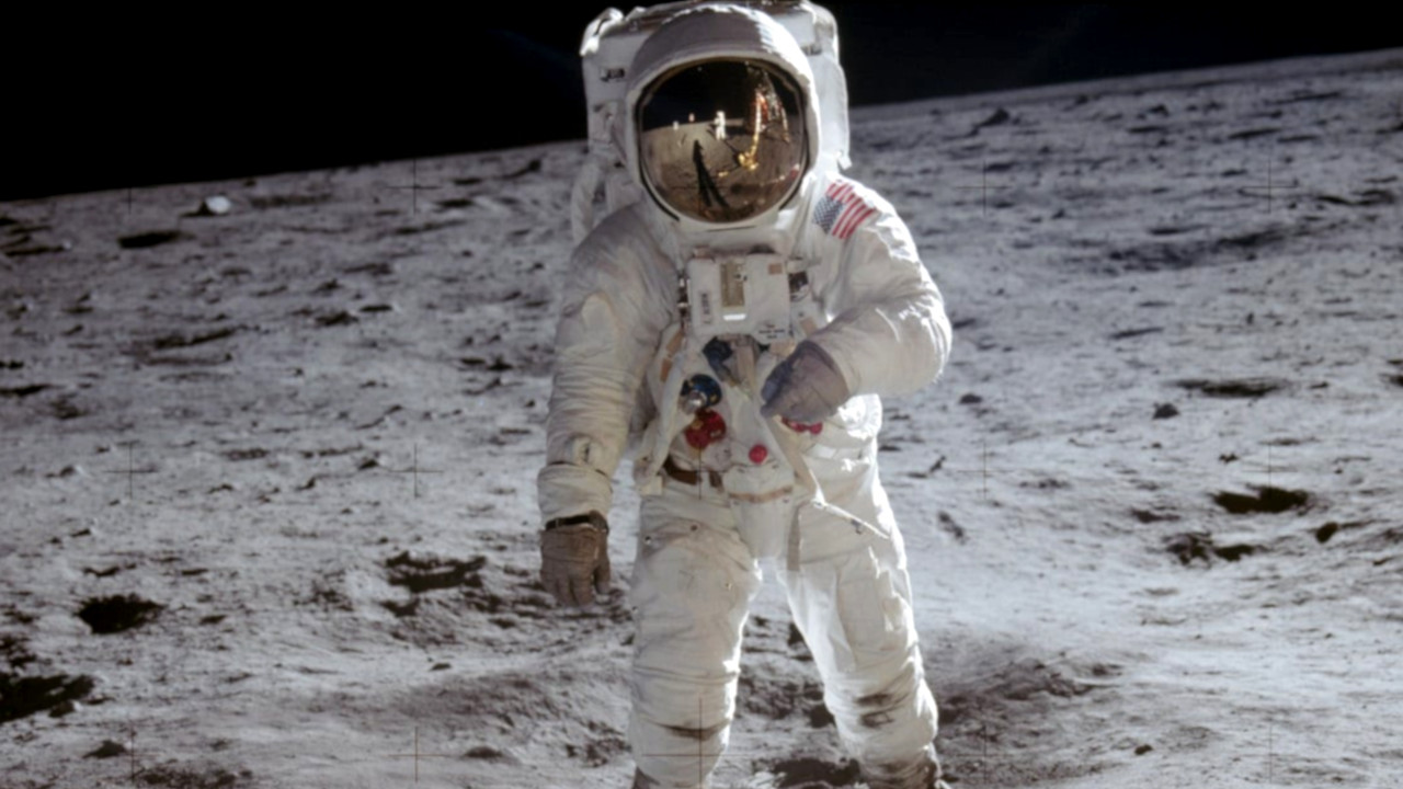 Teve até Primeira Comunhão: 6 fatos bizarros sobre a Apollo 11