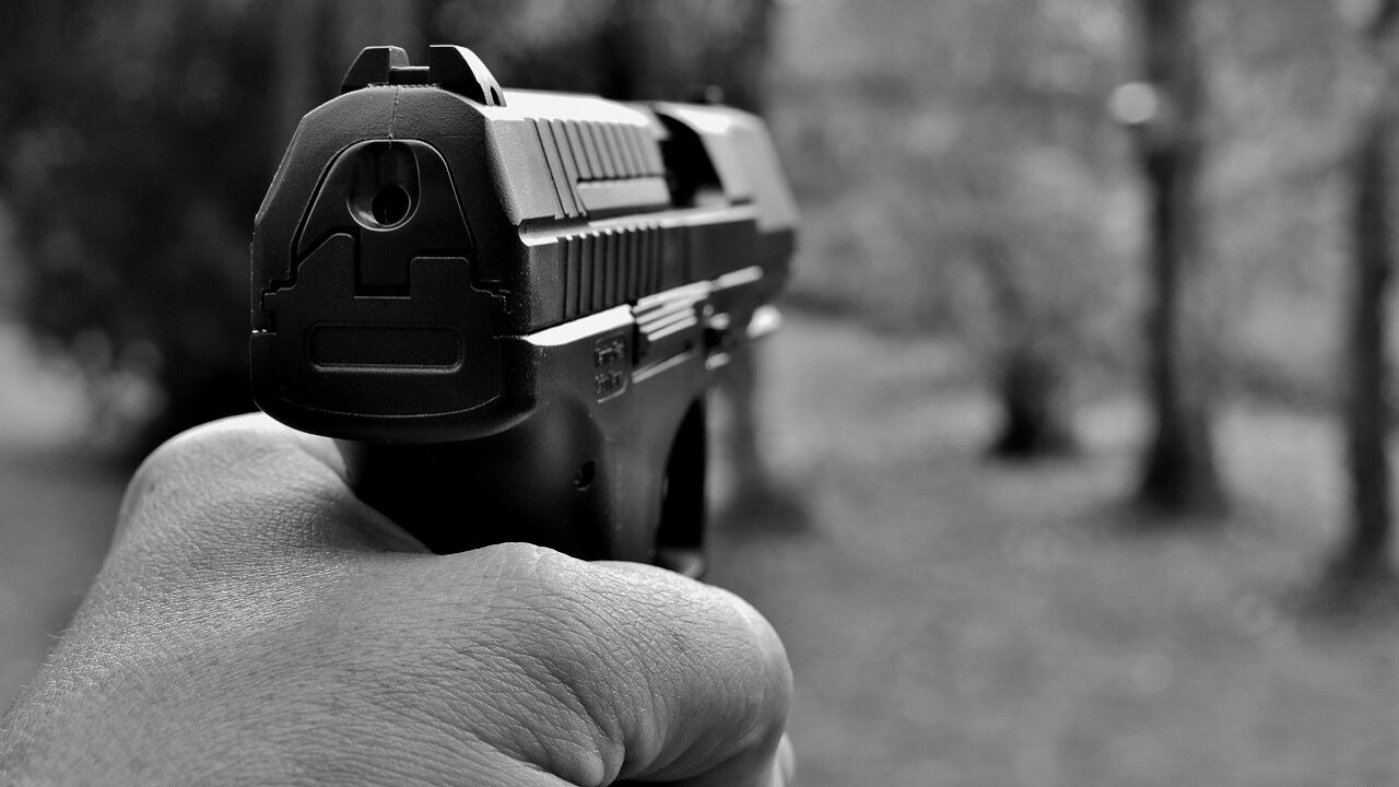 Homem da Flórida é preso após ameaçar atirar em pessoas que não usassem máscaras