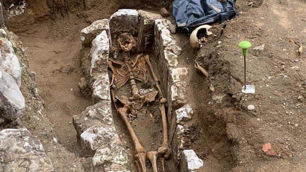 Sacristia medieval do século 13 é descoberta na Abadia de Westminster