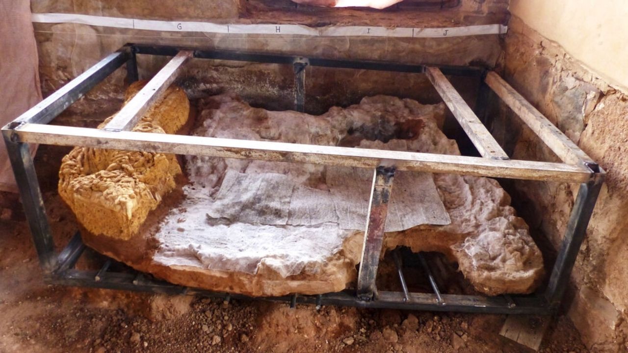 Arqueólogos revelam restos de cofre de madeira em vila romana na Espanha