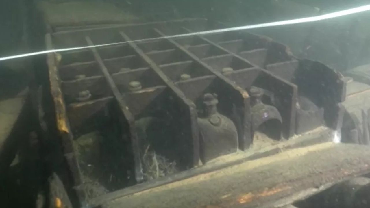 Pesquisadores descobrem dezenas de garrafas com álcool em navio naufragado na Finlândia