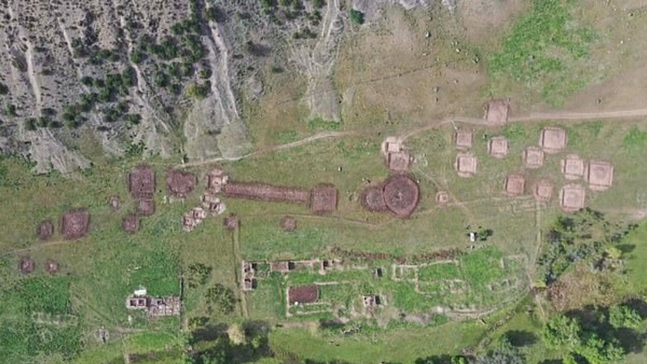 Na China, arqueólogos encontram construções em antiga Rota da Seda