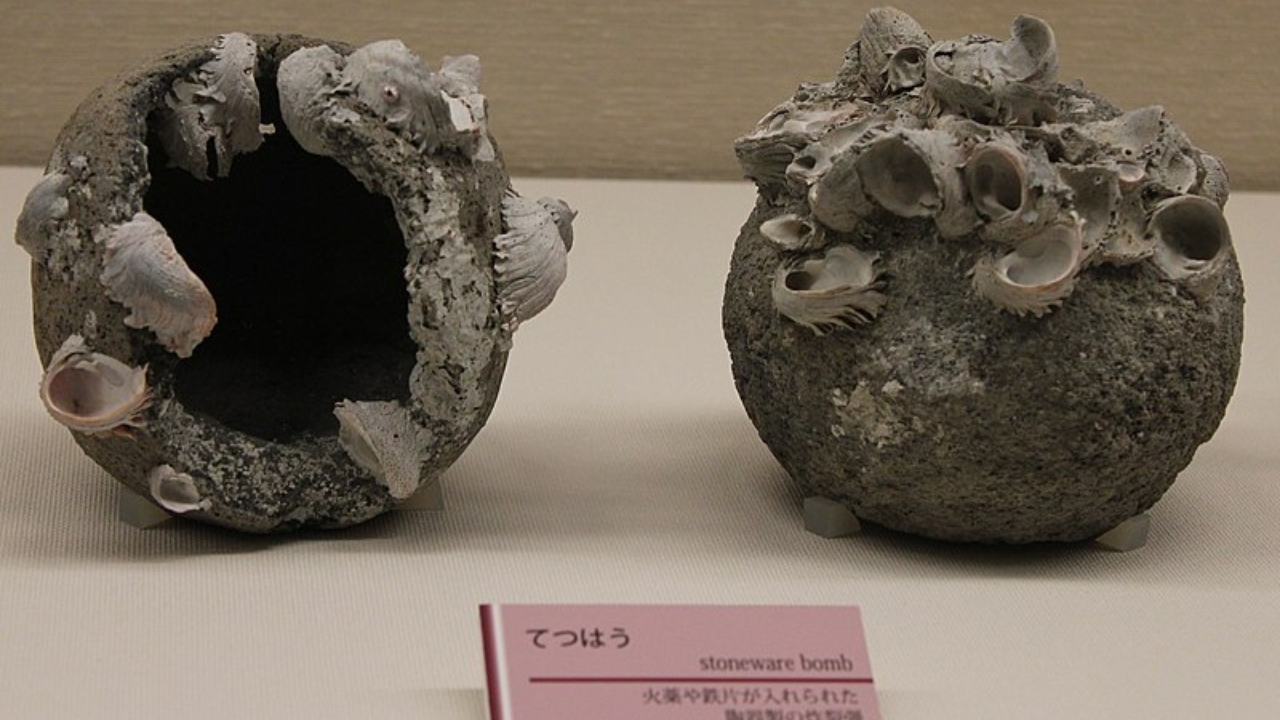 Granadas de pedra da dinastia Ming são encontradas na Grande Muralha da China