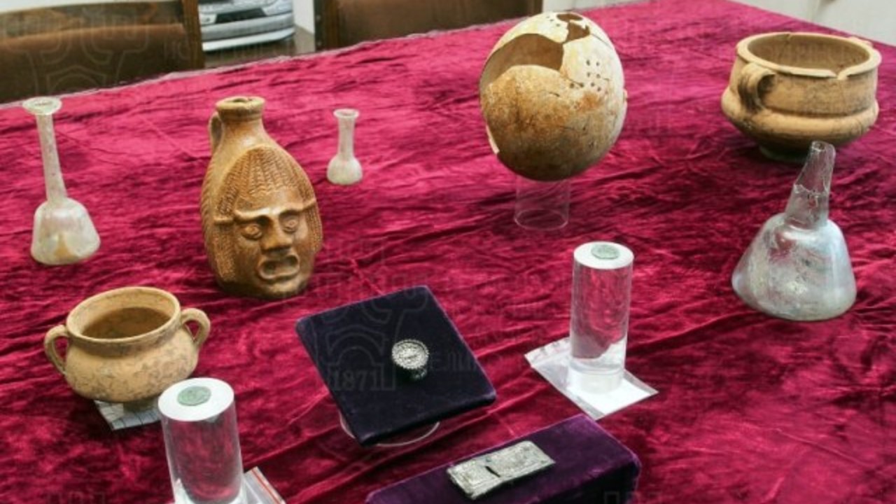 Na Bulgária, raros artefatos são encontrados em cemitério da Era Romana