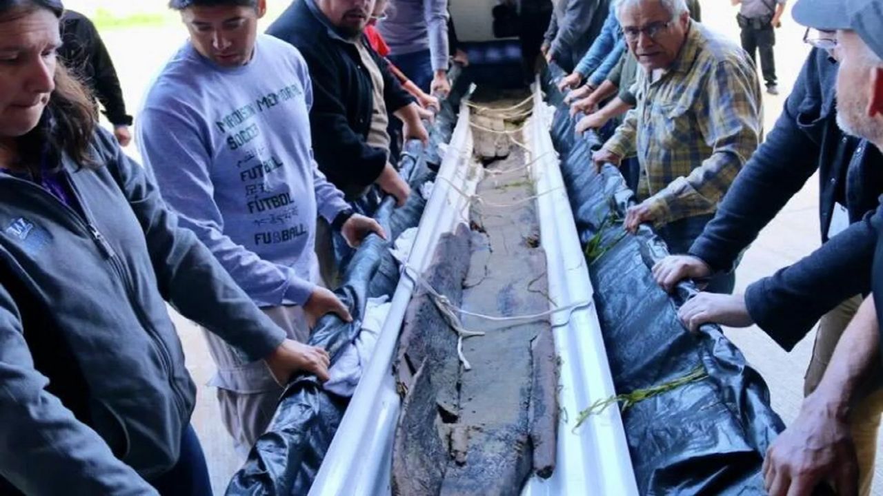 Pesquisadores descobrem canoa naufragada de 3 mil anos em lago dos EUA