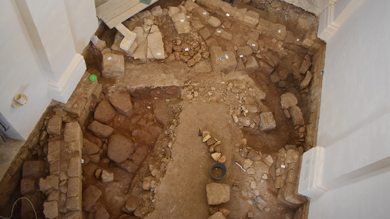 A capela medieval encontrada embaixo de uma igreja do século 17