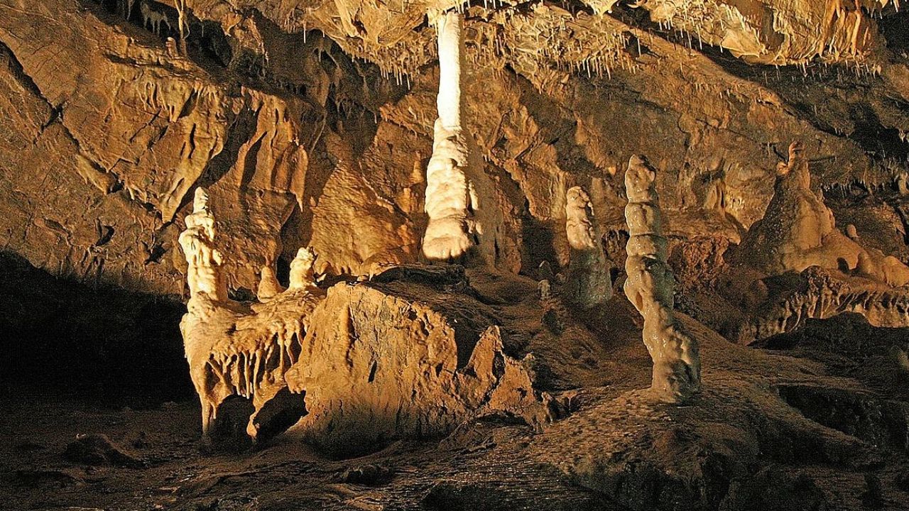 Pintura rupestre de caverna mais antiga da República Tcheca é alvo de nova pesquisa