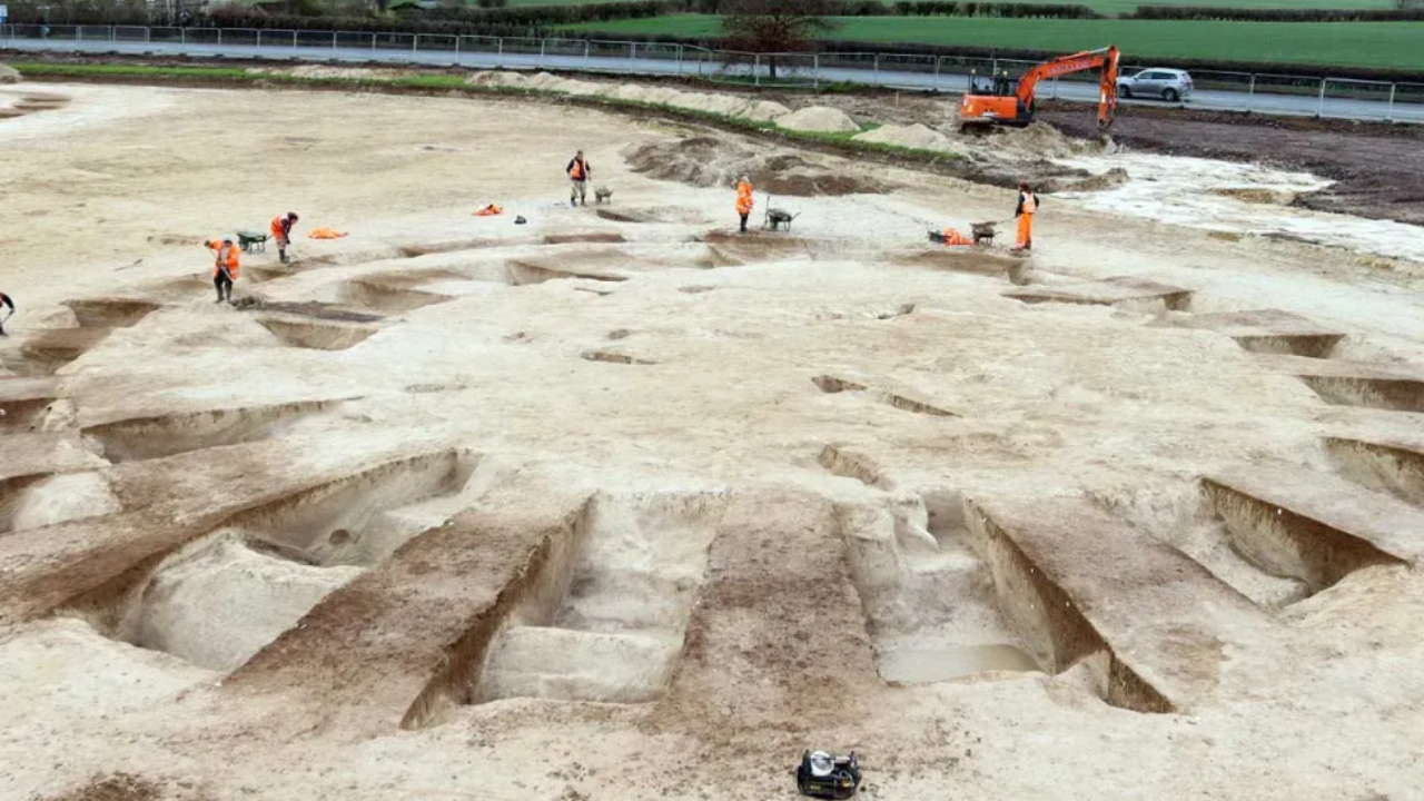 Cemitério do Neolítico e Idade do Bronze é descoberto próximo ao Stonehenge