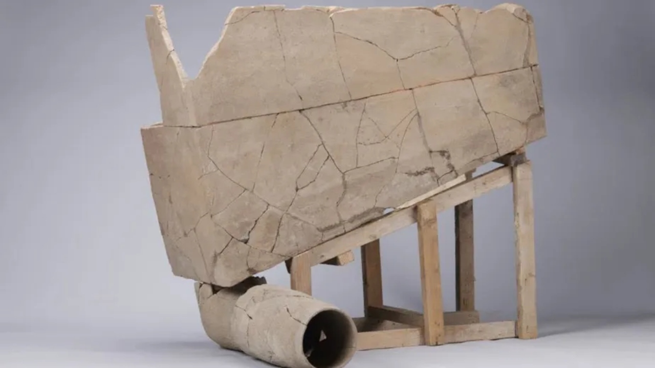 Escavações na China revelam um impressionante vaso sanitário de cerâmica usado há 2,4 mil anos