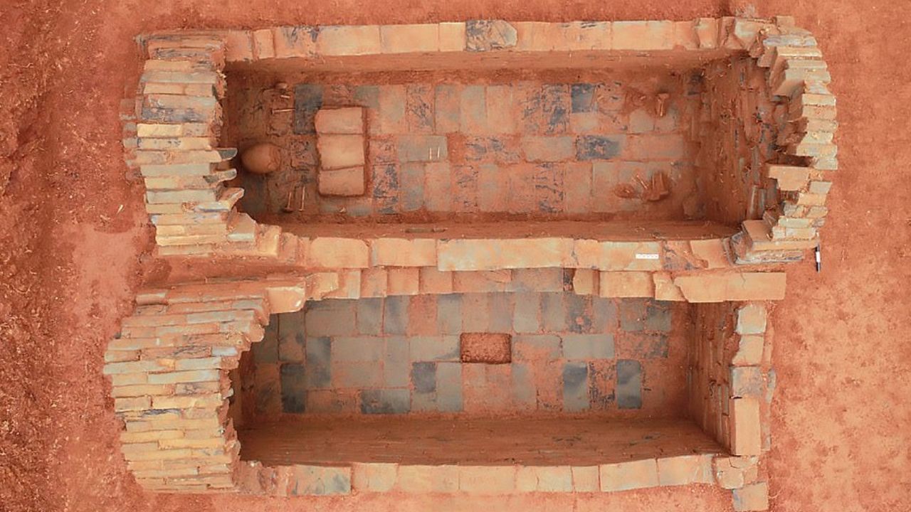 Milenar tumba de casal chinês é desenterrada e revela construção rara
