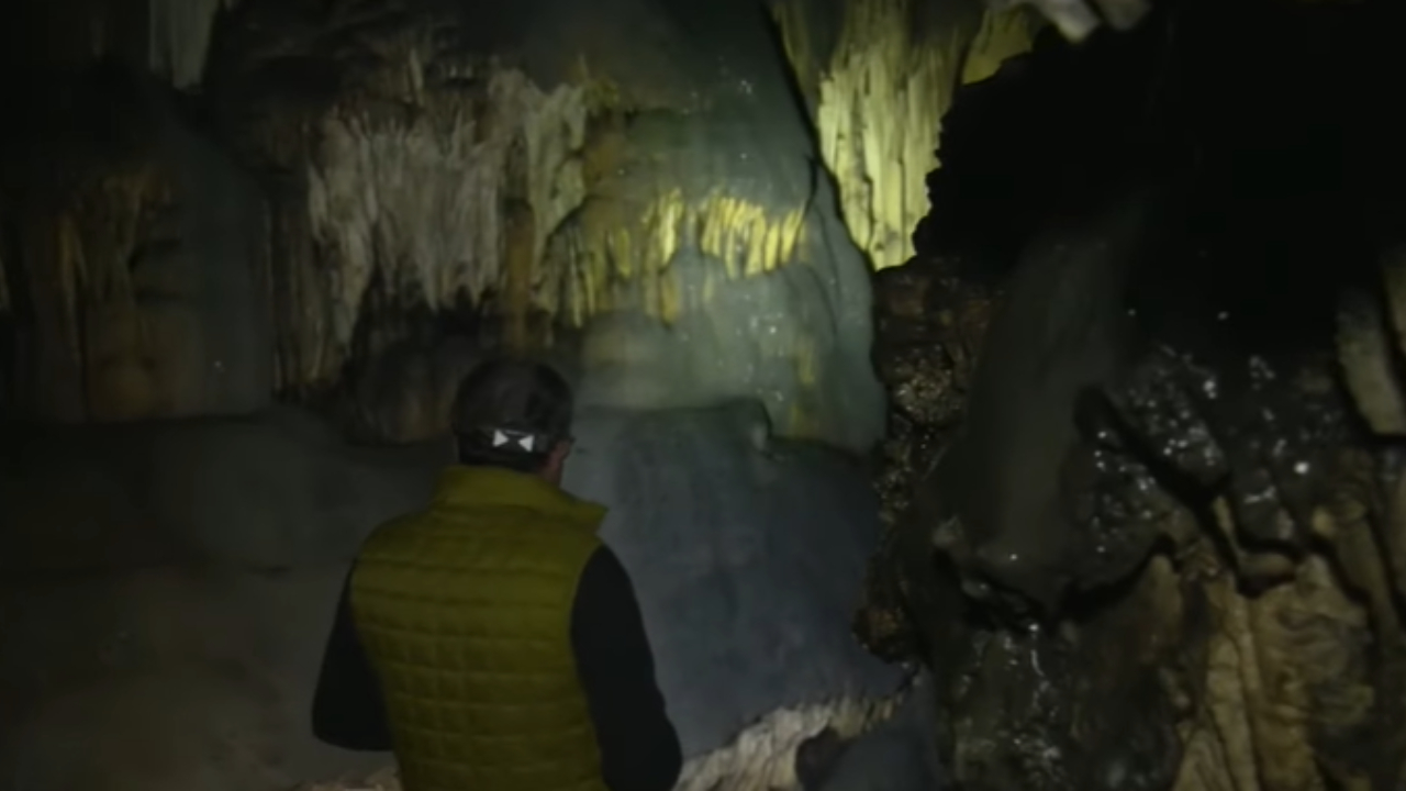 Escavações em caverna na Espanha revelam segredos de 50 mil anos