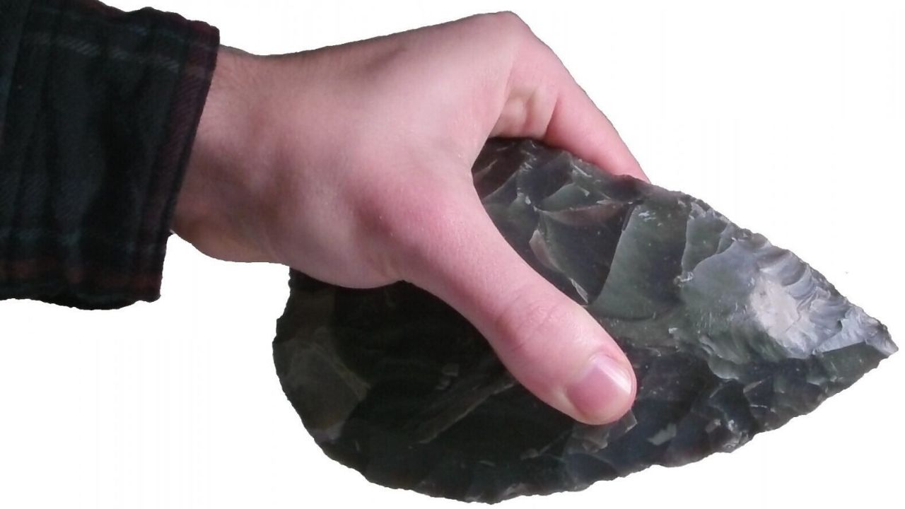 Estudo investiga como ferramentas de pedra afetaram os músculos dos povos do paleolítico
