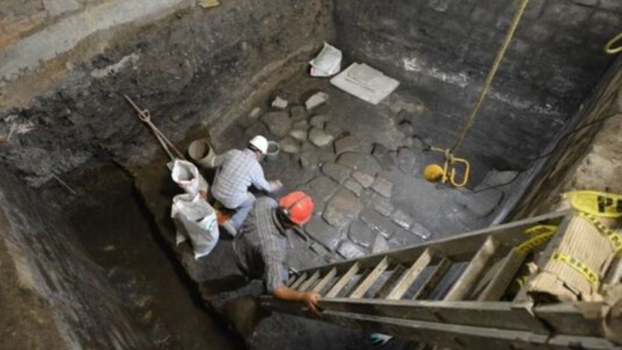 Trabalhadores descobrem evidências de antigo palácio asteca na Cidade do México