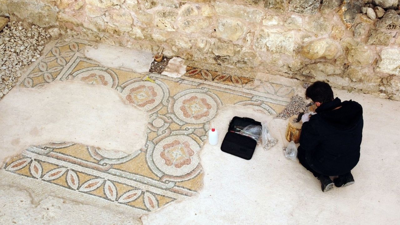 Médica enterrada há 1.800 anos é descoberta na Turquia