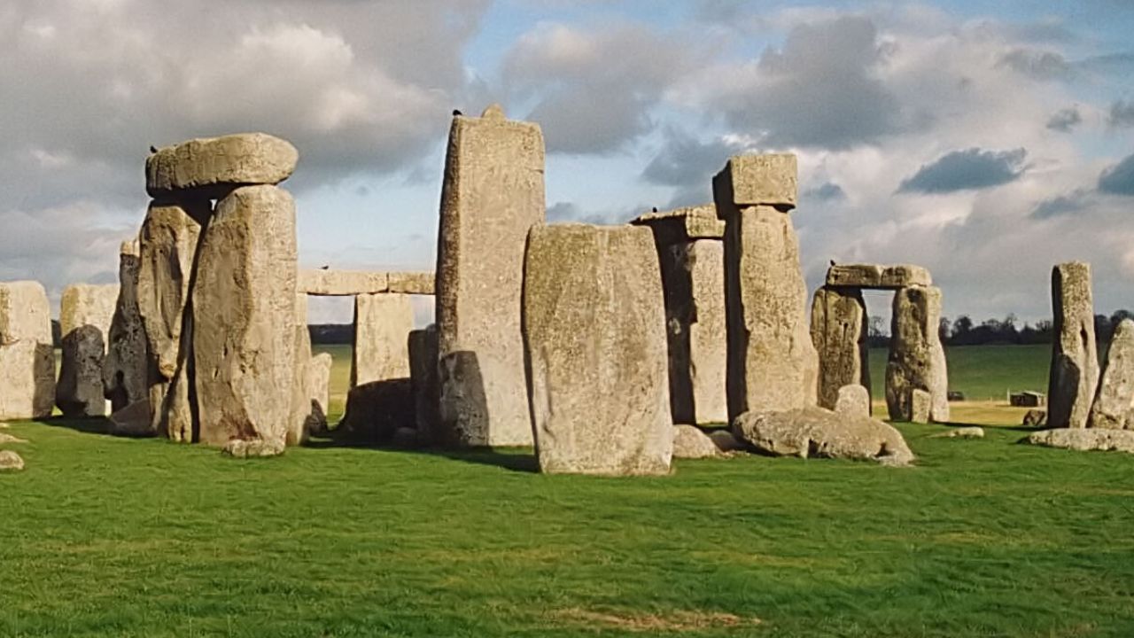 Círculos misteriosos de 4,5 mil anos são descobertos próximos ao Stonehenge