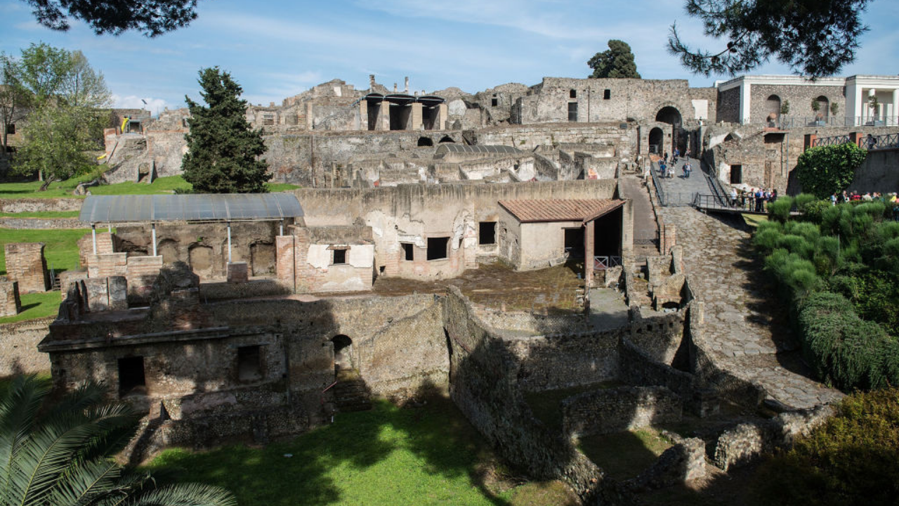A incrível ‘micro’ Pompeia descoberta no terreno de um antigo cinema italiano