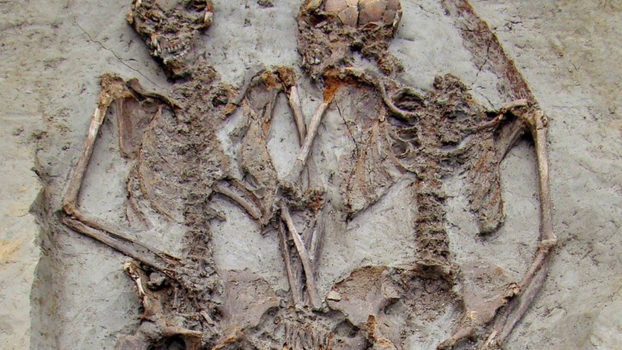 Dois homens e um antigo enigma: A impressionante descoberta dos ‘amantes de Módena’